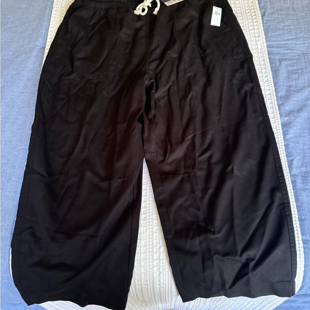 Old Navy Black Women’s Wide-Leg Drawstring Sweatpants